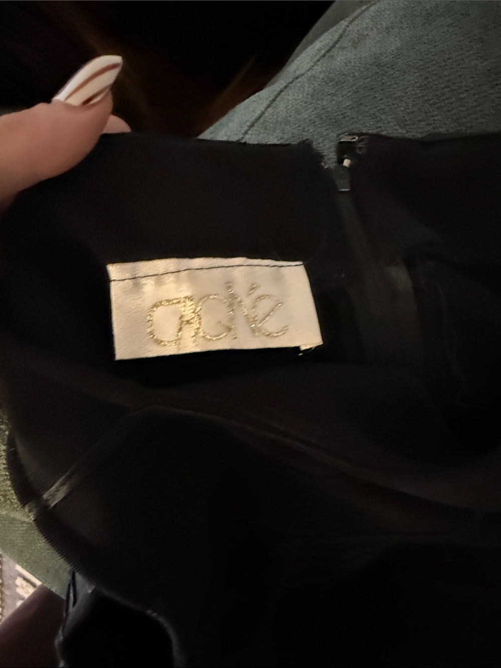 Cache dress - Picture 3 of 5